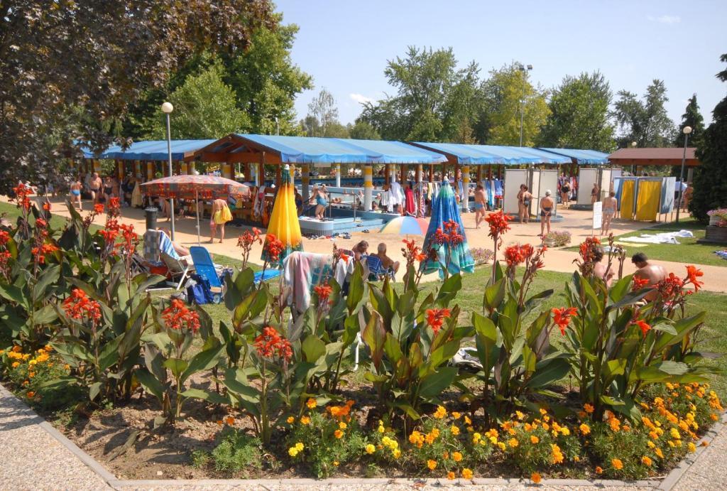 Club Mendan Aparthotel Zalakaros Extérieur photo