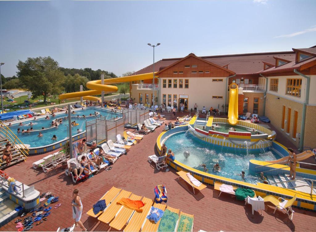 Club Mendan Aparthotel Zalakaros Extérieur photo